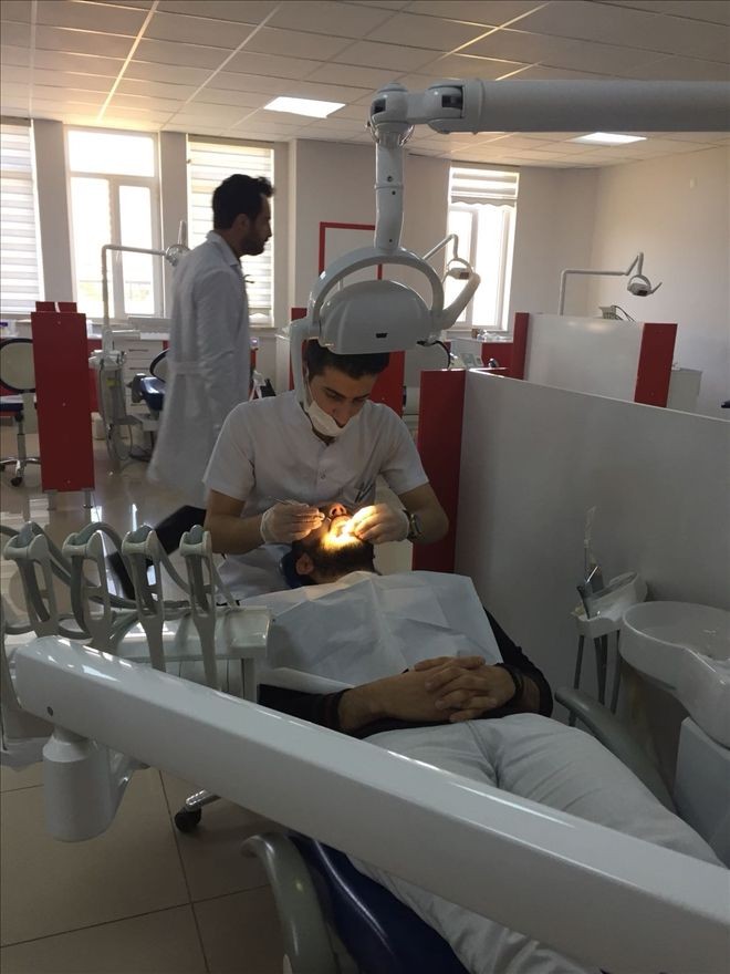 Öğrenciler diş taramasından geçitildi