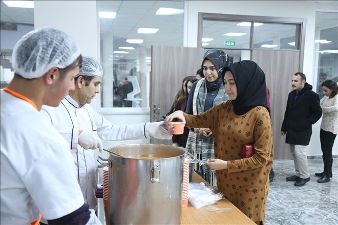 Öğrencilere Sınav Haftasında Çorba İkram Ediliyor