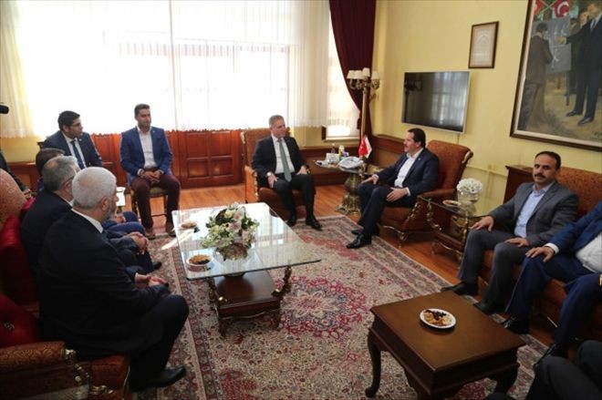 Vali Gül´ün Memur-Sen Genel Başkanı Yalçın´ı Kabulü