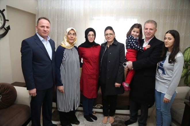 Vali Gül´den Ygs´de Dereceye Giren Öğrencilere Ziyaret