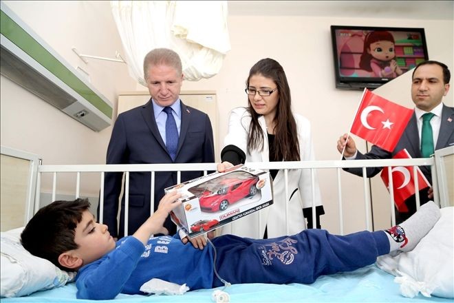 Valimiz Gül Çocukları Hastanede Ziyaret Etti