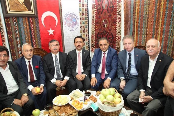Bakanlar Fakıbaba ve Yılmaz, 4. Sivas Tarım, Hayvancılık ve Gıda Fuarı´nı Gezdi