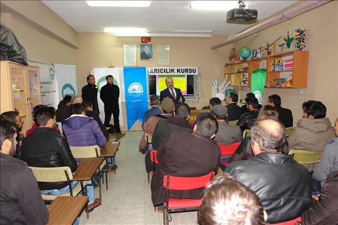 Yıldız Arıcılık Kursunu Ziyaret Etti