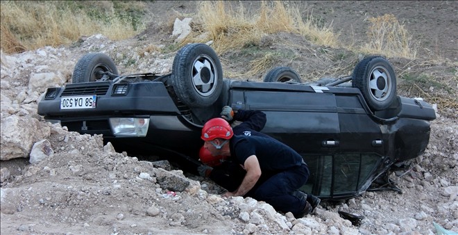 5 takla atan otomobilden sağ çıktılar