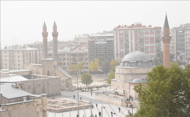 Sivas´ı toz bulutu kapladı