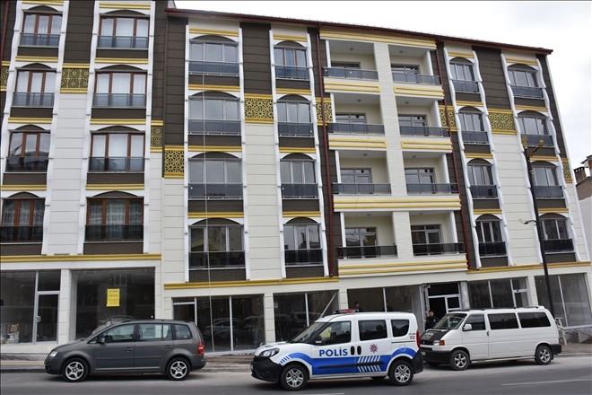 Asansör boşluğuna düşen Afgan işçi ağır yaralandı