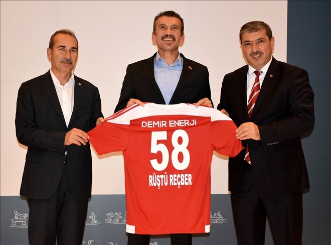 Rüştü Reçber Sivas´ta öğrencilerle buluştu
