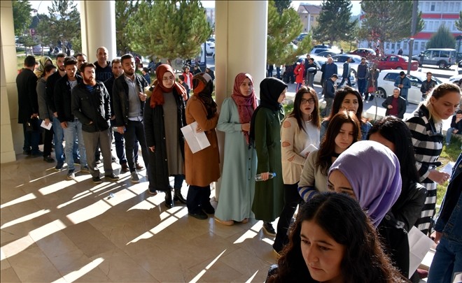 KPSS´ye geç kalanlar yine kapıda kaldı