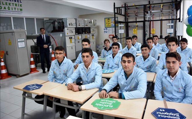 Meslek lisesinde ´Yüksek Gerilim Laboratuvarı´ açıldı