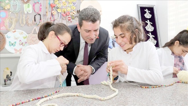 Savaşçı; eğitim atölyelerini ziyaret etti