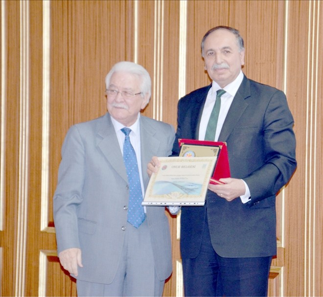 PÜRLÜ´YE TÜRK KÜLTÜRÜNE HİZMET ÖDÜLÜ