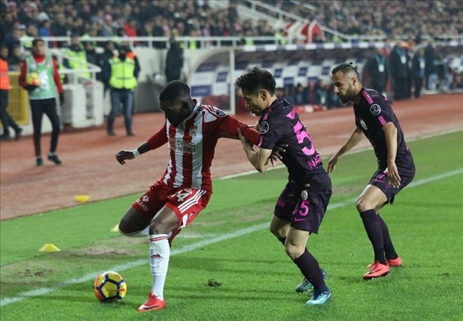 Yigıdo Aslan´ı Ezdi Geçti
