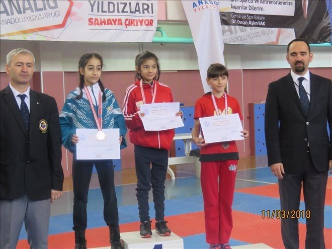 Karateciler yarı finalde