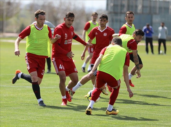 Sivasspor, Gençlere hazırlanıyor