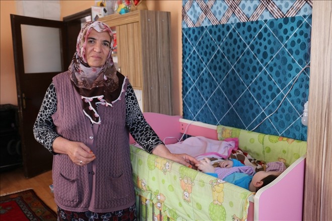 Hasta torununa, 4 yıldır annelik yapıyor