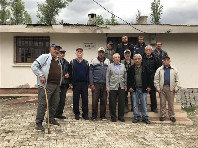 İlk görev yeri olan okulu, yarım asır sonra ziyaret etti