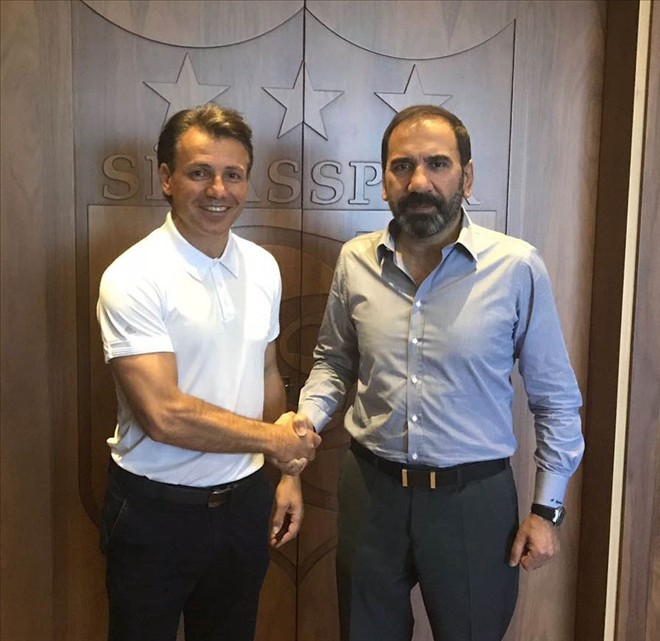 Demir Grup Sivasspor Tamer Tuna ile anlaştı