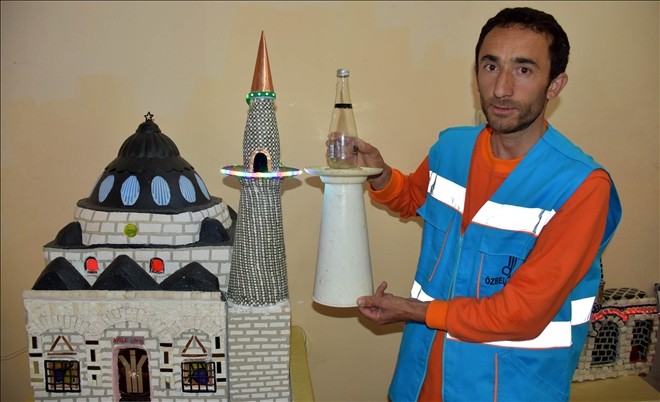 Çöpten çıkardıklarını sanata dönüştürdü