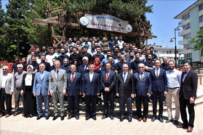 Bakan Yılmaz: Türkiye´nin önceliği yıllar önce terördü, şimdi ekonomi