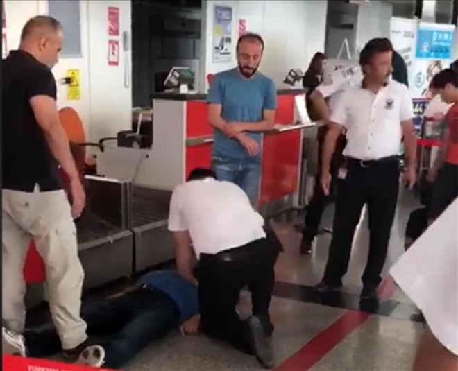 Havalimanında kalp krizi geçiren yolcu yaşamını yitirdi