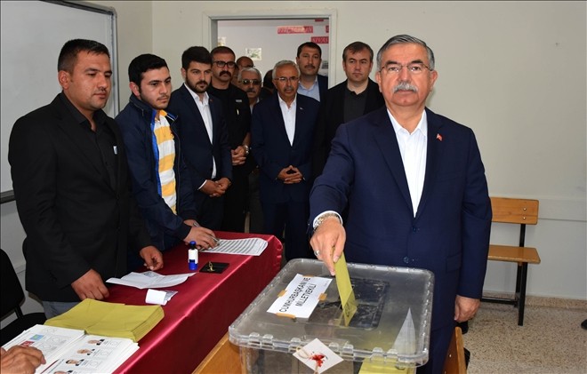 İsmet Yılmaz´ın sandığından AK Parti ve Erdoğan birinci çıktı