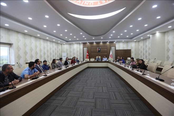 Akademisyenler, yabancı dil sorununu çözdü