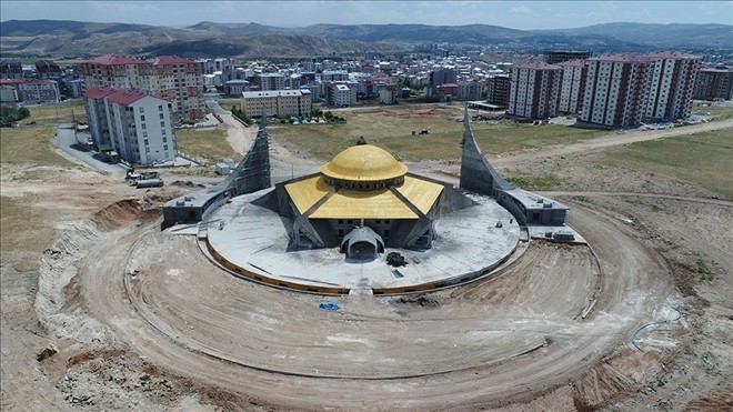AY YILDIZ CAMİSİ´NE HAYIRSEVERLERİN DESTEĞİ SÜRÜYOR...