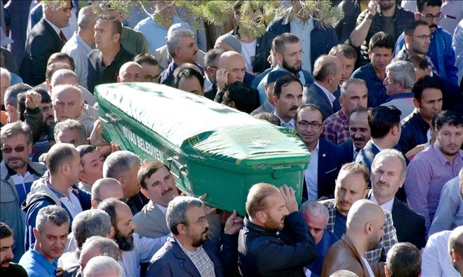 Hastanede tedavi gören okul müdürü, hayatını kaybetti