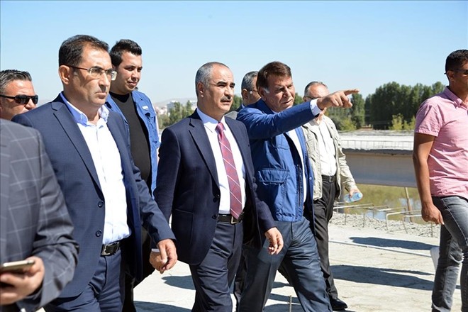 ?Gurur duyulacak eserler oldu?