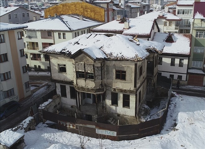 Sivas´ta tarihi konak tehlike saçıyor