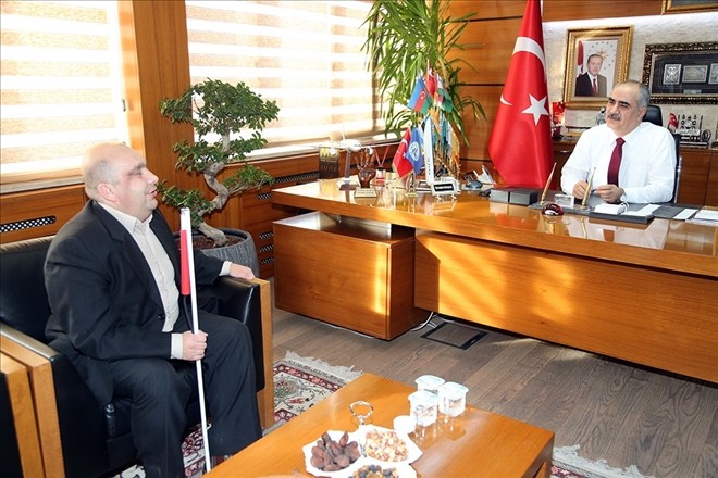 Görme engelli öğretmenden Başkan Aydın´a teşekkür
