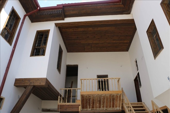 ?Yıkılan konakları ayağa kaldırıyoruz?