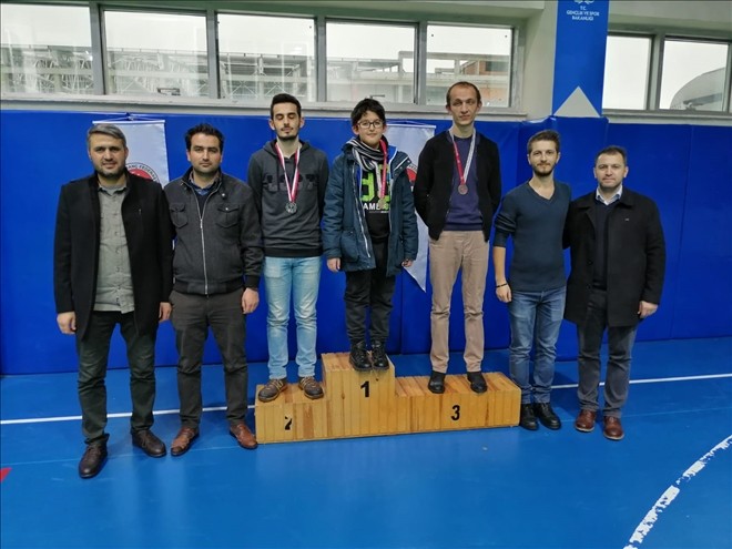 Madalyalarını Yıldırım´ın elinden aldılar