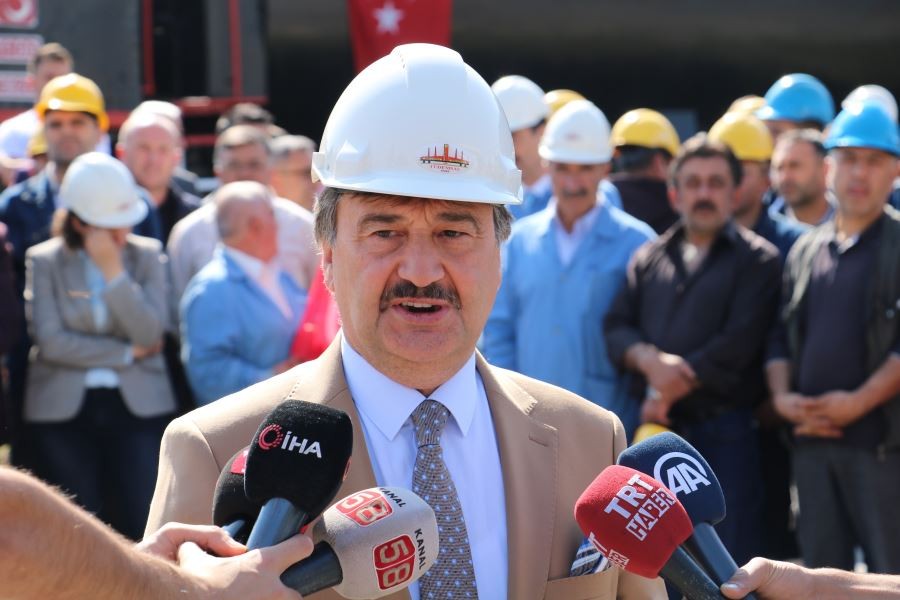 Bozkurt lokomotifi önünde Fetih duası