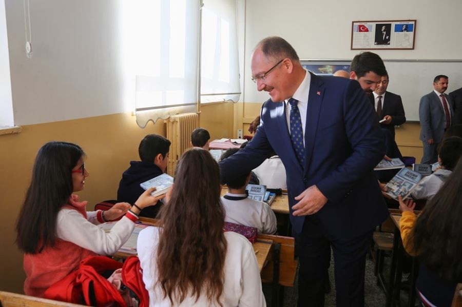 Eğitim camiasının emrindeyiz