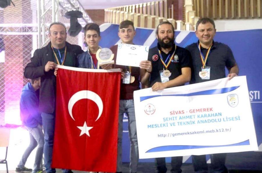 Göğsümüzü kabarttılar