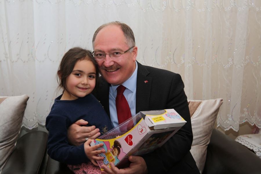 Başkan Bilgin’den engellilere evlerinde ziyaret