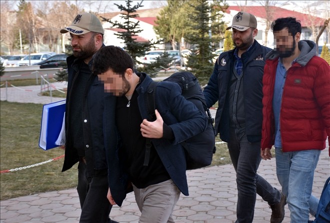 Sivas´ta FETÖ şüphelisi 3 doktor adliyede