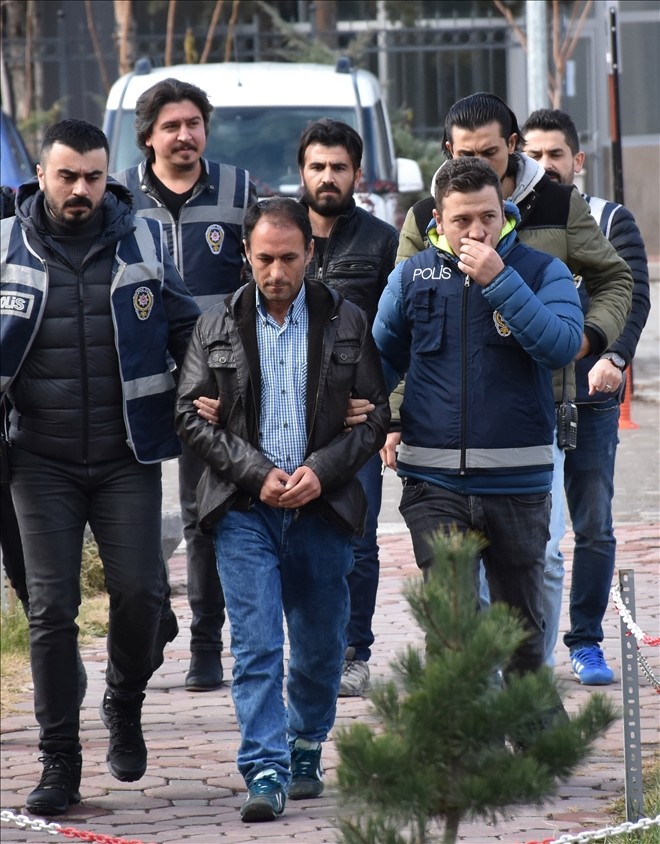 Yemekhanede 2 iş arkadaşını öldüren garson, ´Pişmanım´ dedi