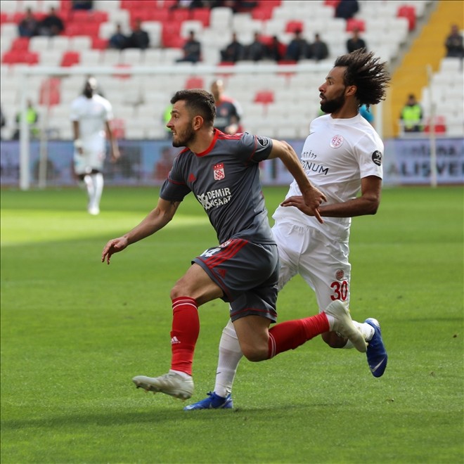 Spor Toto Süper Lig: DG Sivasspor: 1 - Antalyaspor: 2 (Maç sonucu)