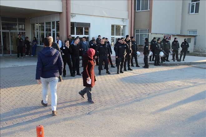 Hastaneyi savaş alanına çevirdiler