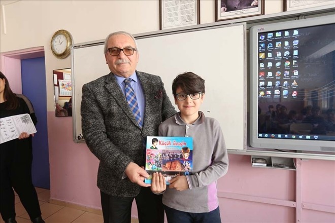 Küçük gezgin´ küçük ellerde