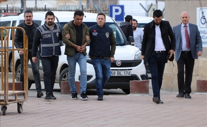 Cinayet zanlısı adliyede
