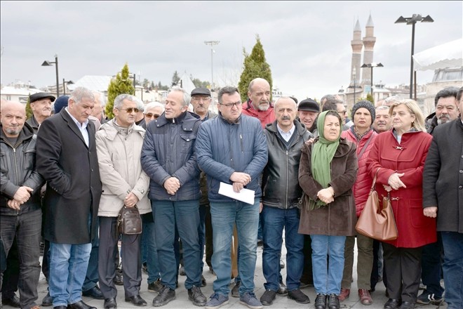 ?Dimdik ayaktayız?