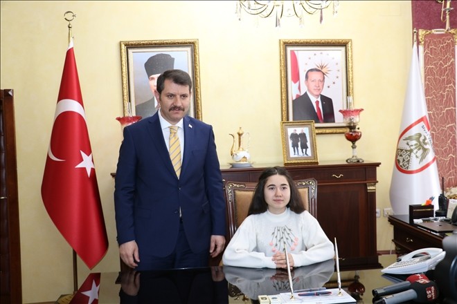 Bir günlük vali, törene makam otomobili ile gitti