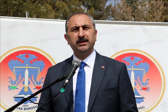 Avukatlara yeşil pasaport, duruşma saatlerine düzenleme