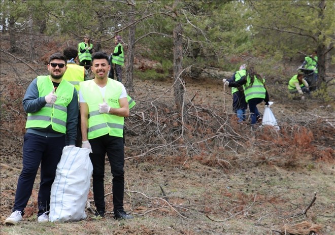 Kilometrelerce uzaktan gelip Sivas´ta çöp topladılar