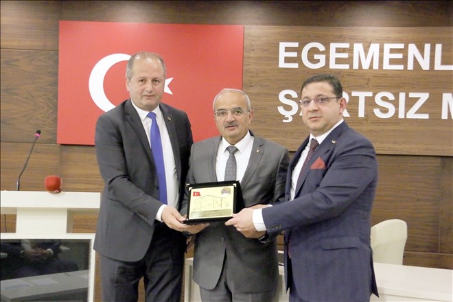 STSO´dan ESTAŞ´a plaket