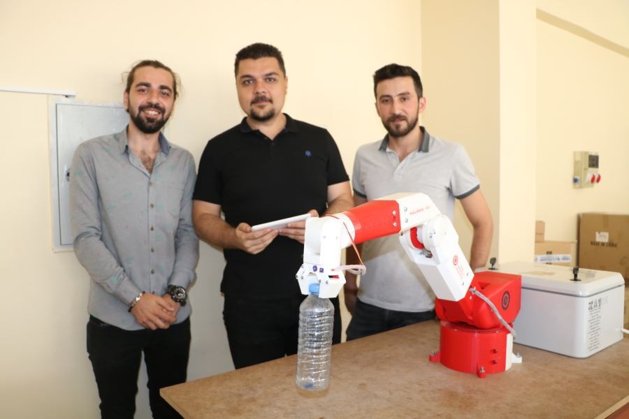 Üniversite öğrencilerinden milli robot “Müjgan”