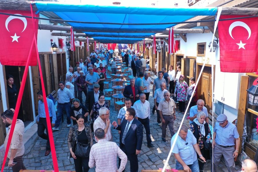 Bu çarşıdaki tüm esnaf kadın